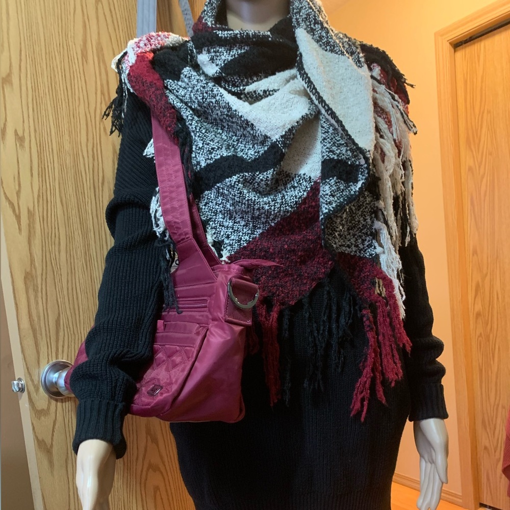 🍉Trinagle Scarf plaid, fringes, burgundy, cream, black, warm